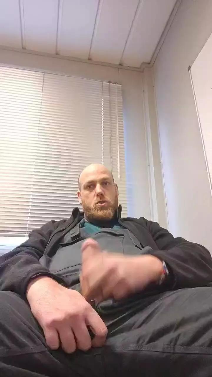 Tomtoyz on Cam4 
