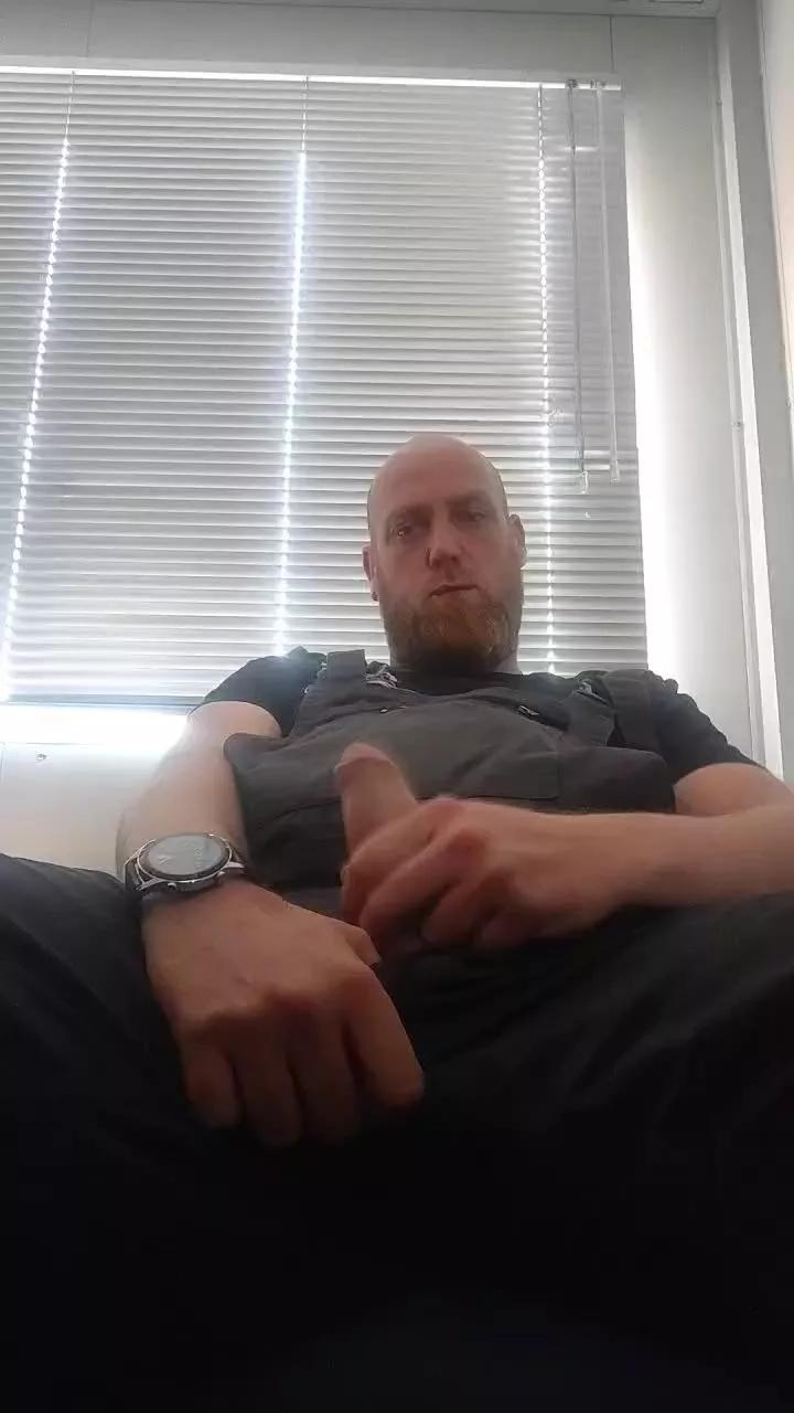Tomtoyz on Cam4 