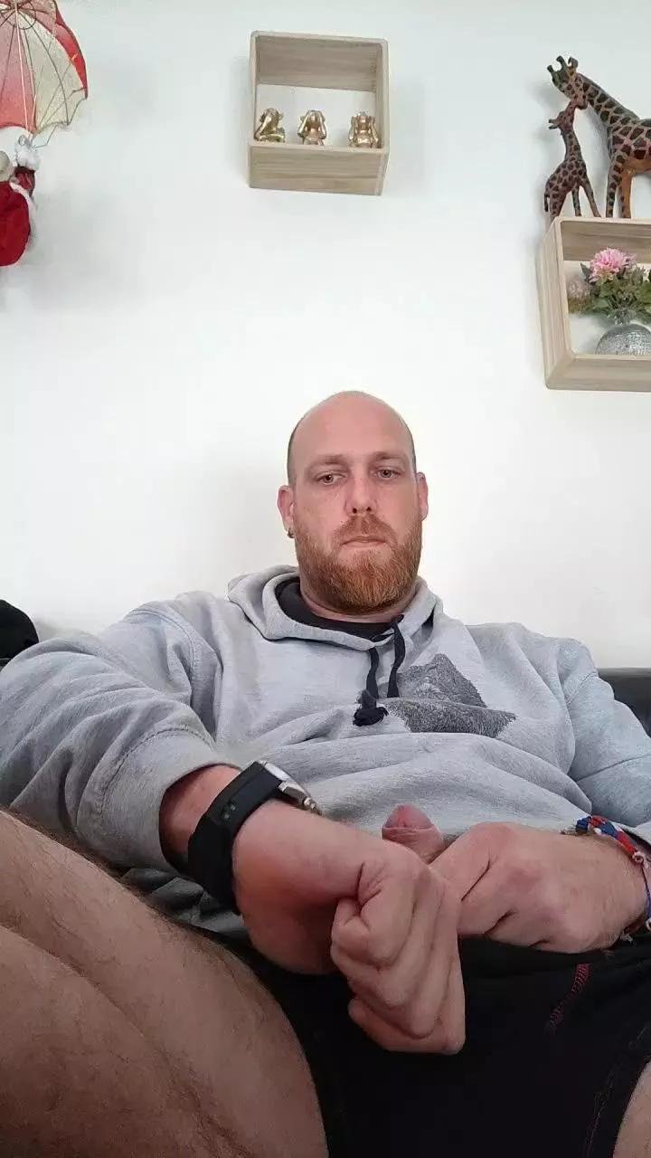 Tomtoyz on Cam4 