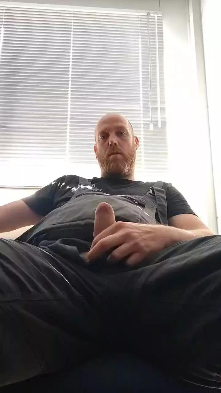 Tomtoyz on Cam4 
