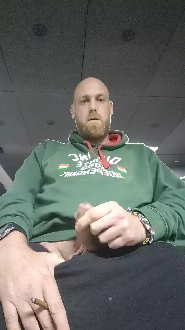 Tomtoyz on Cam4 