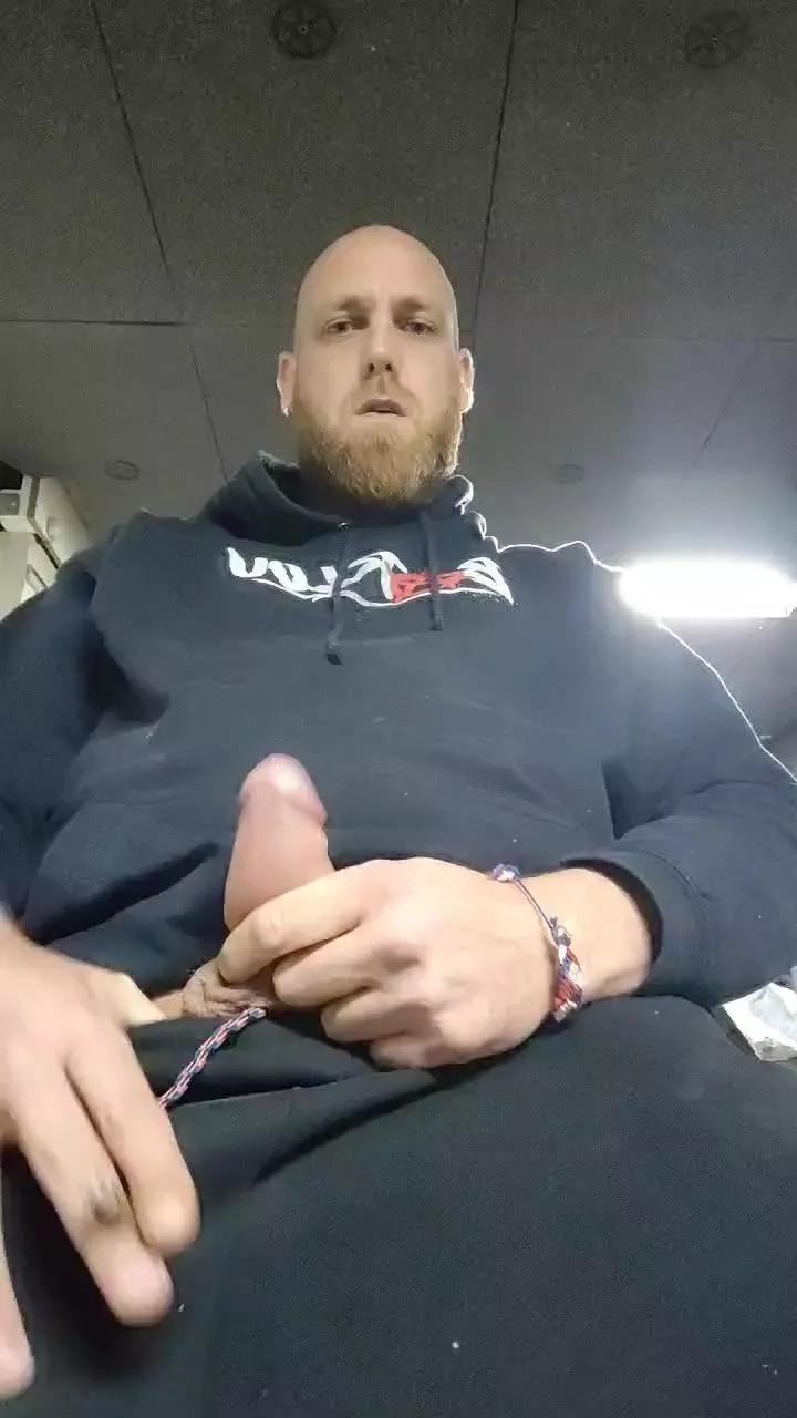 Tomtoyz on Cam4 