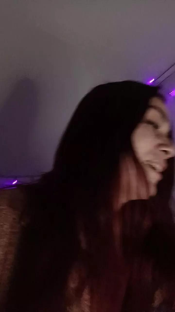 Tooooouchme on Cam4 