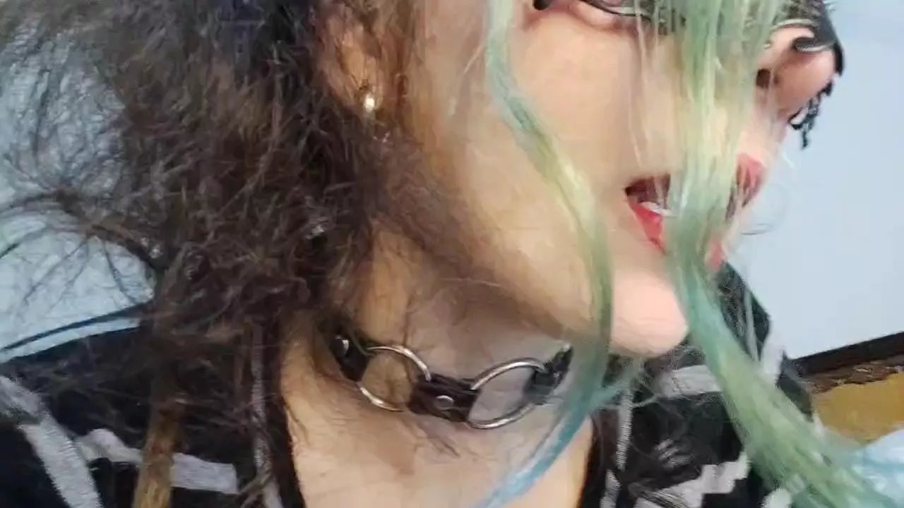 Offline totem45 on Cam4