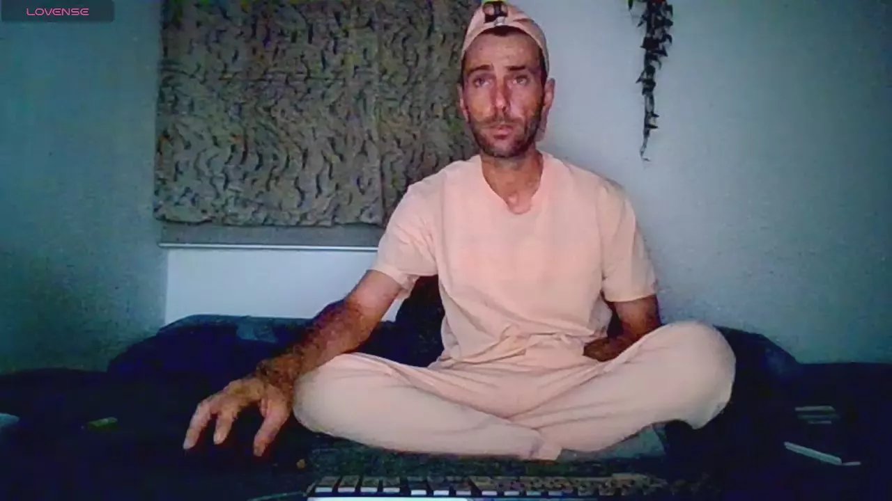 Offline Toulonnais83200 on Cam4