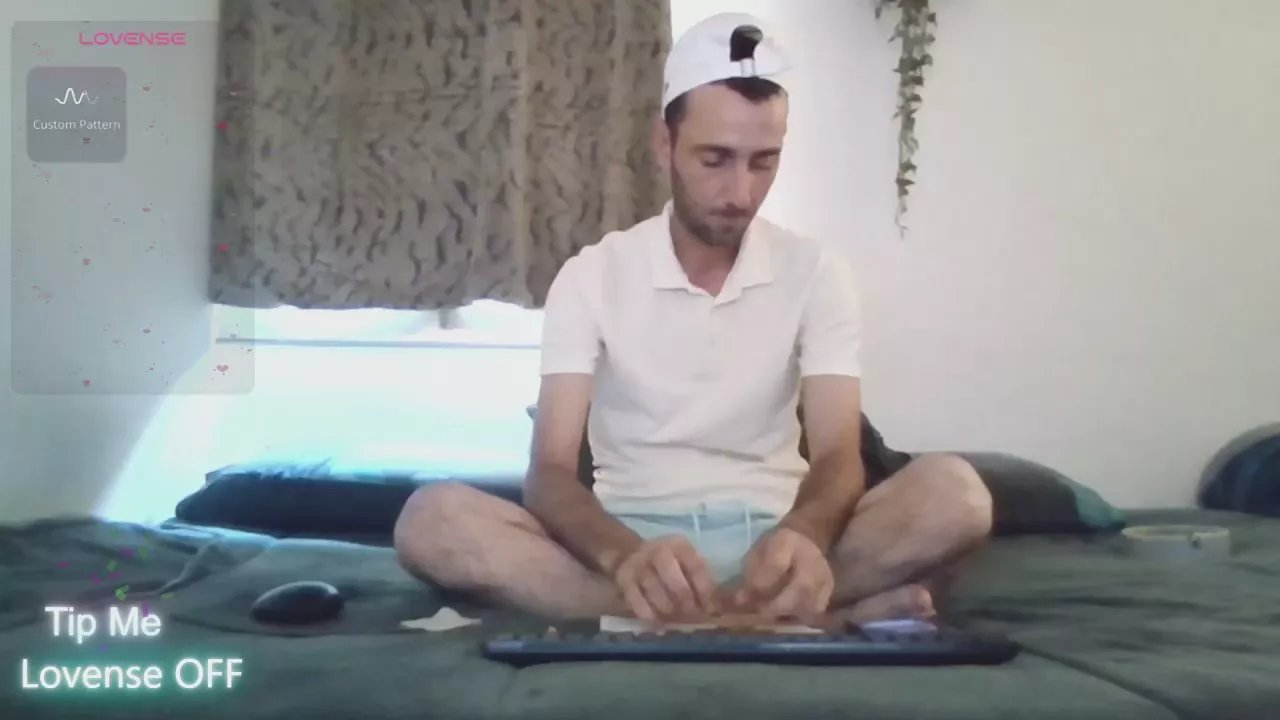 Offline Toulonnais83200 on Cam4