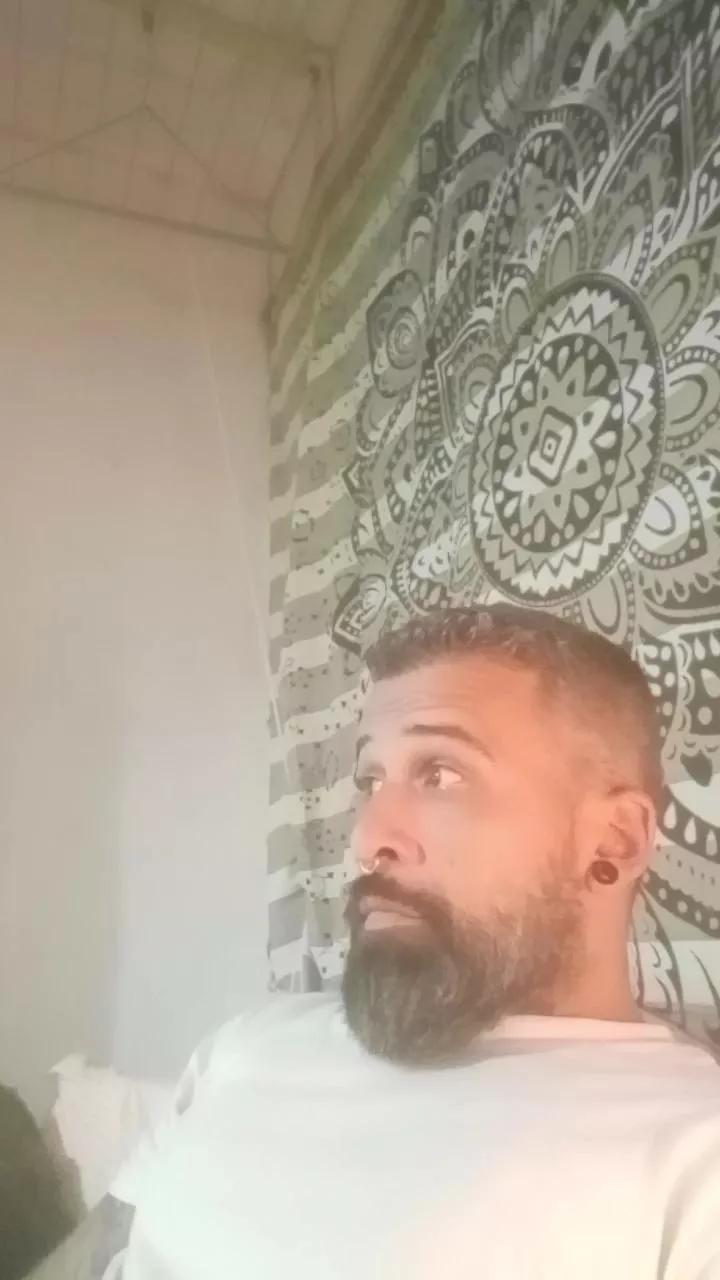 Trikitraun on Cam4 