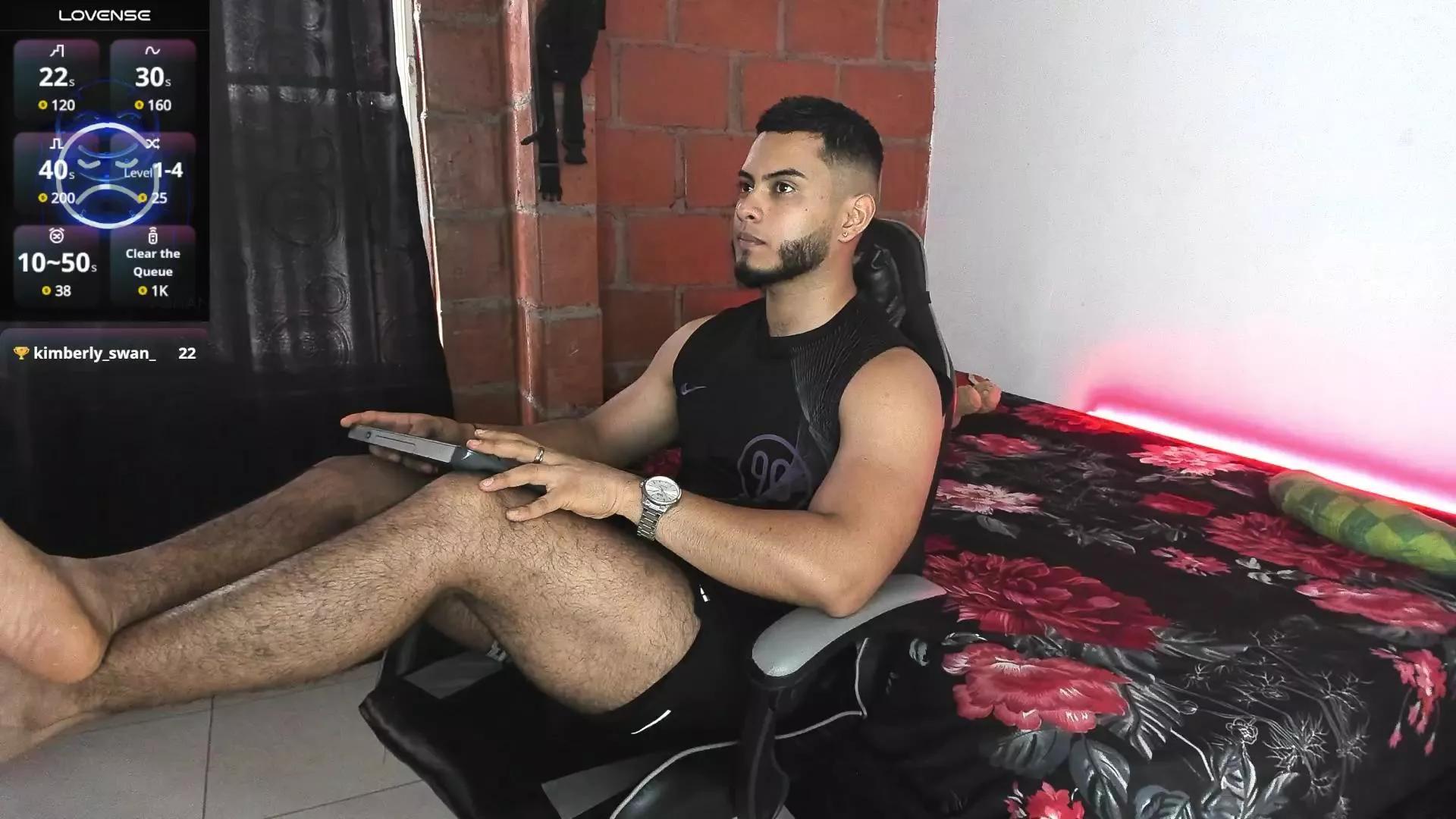 Tyler_price on Cam4 
