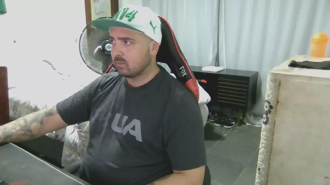 Umdoidoqualquer on Cam4 