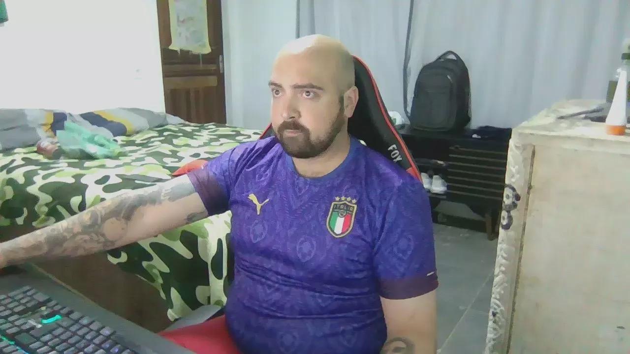 Umdoidoqualquer on Cam4 
