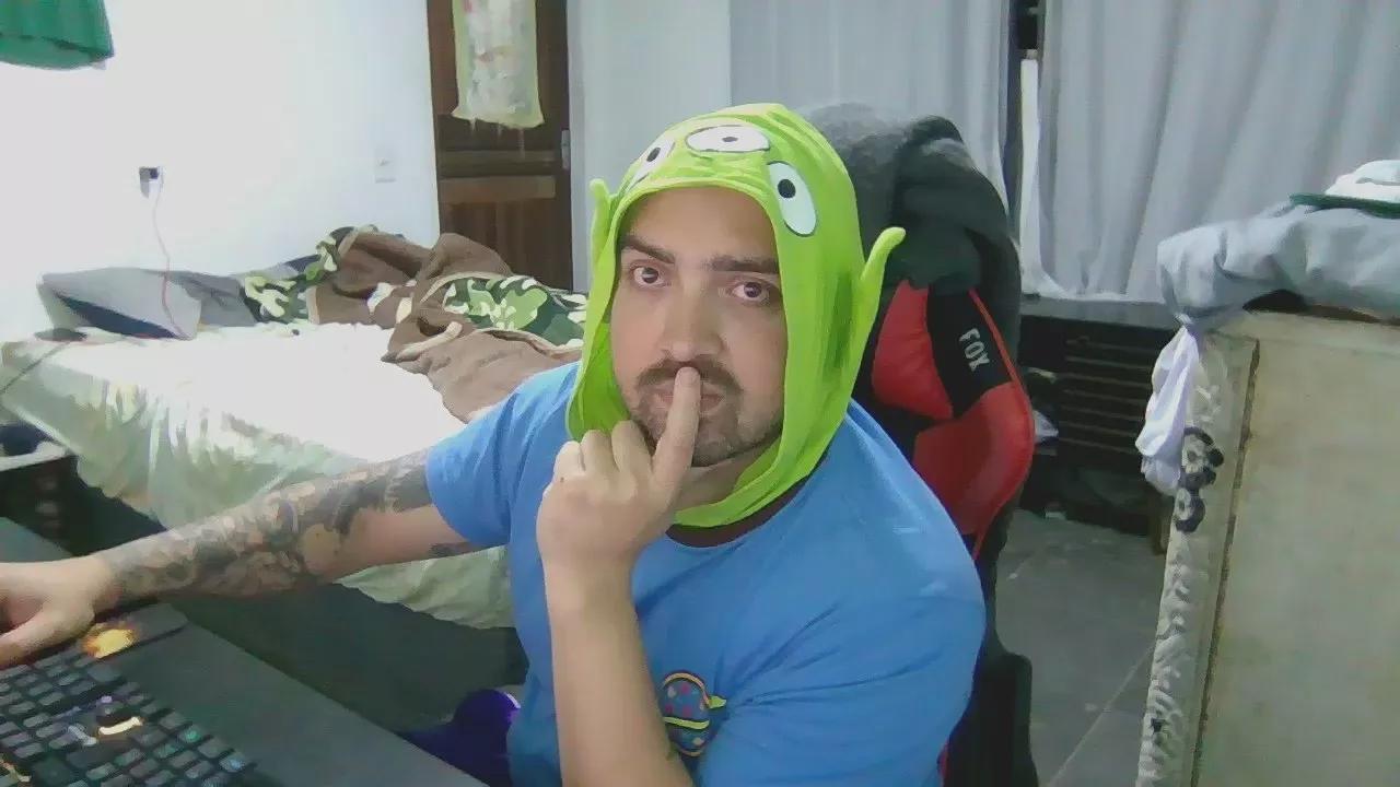 Umdoidoqualquer on Cam4 