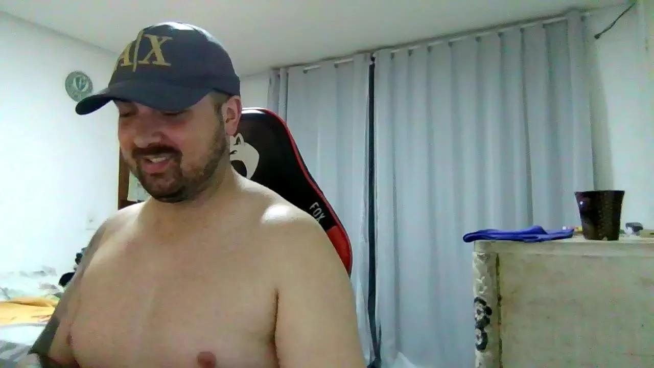 Umdoidoqualquer on Cam4 