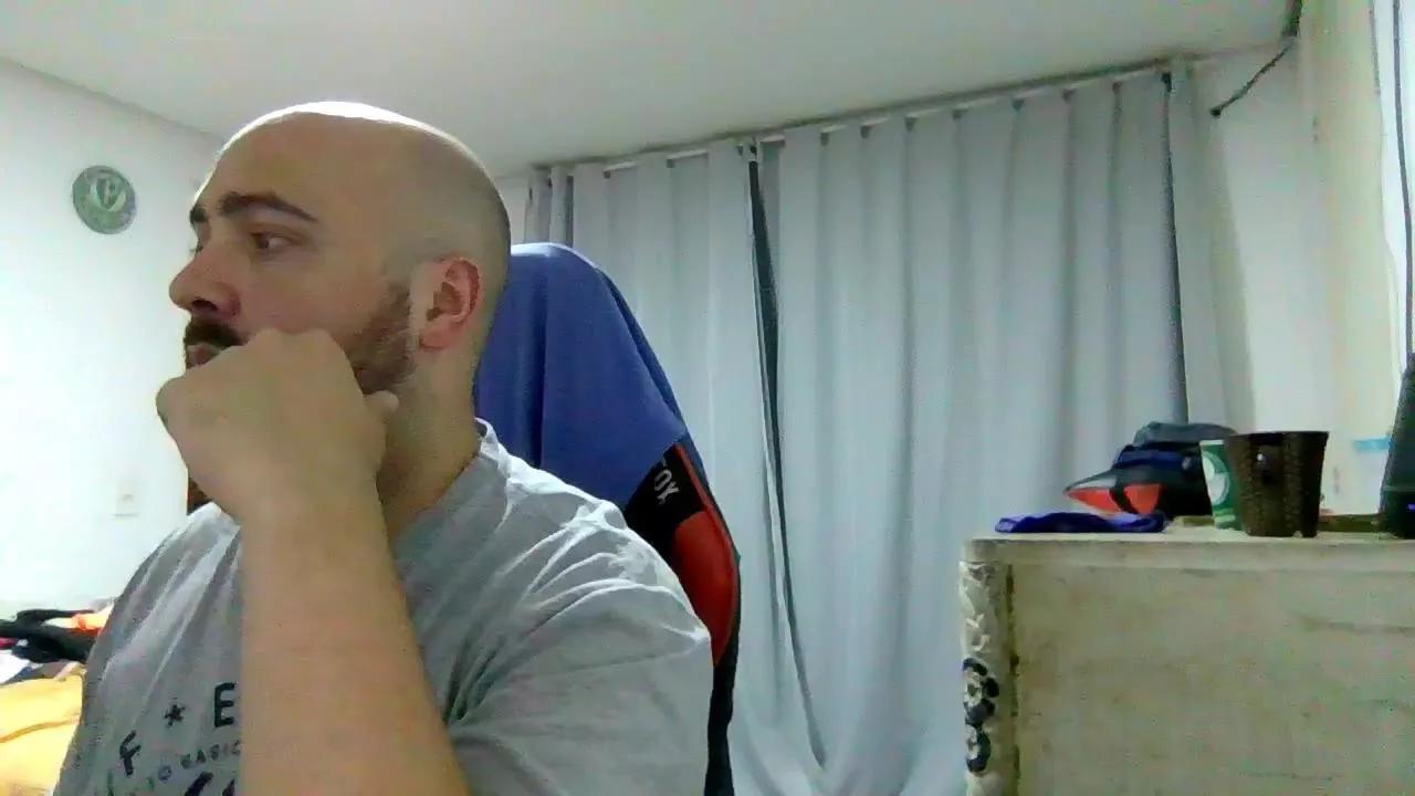 Umdoidoqualquer on Cam4 