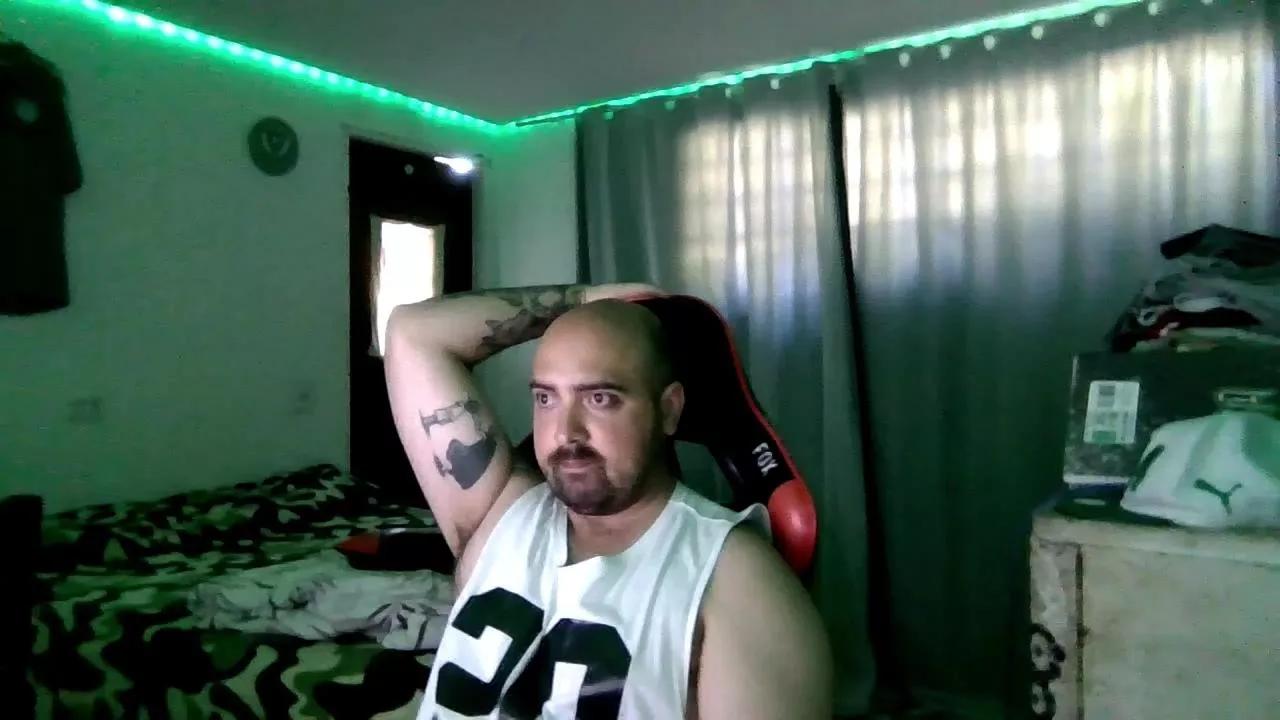 Umdoidoqualquer on Cam4 