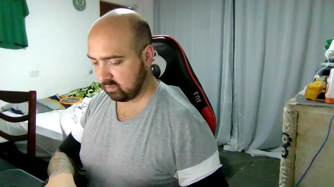 Umdoidoqualquer on Cam4 