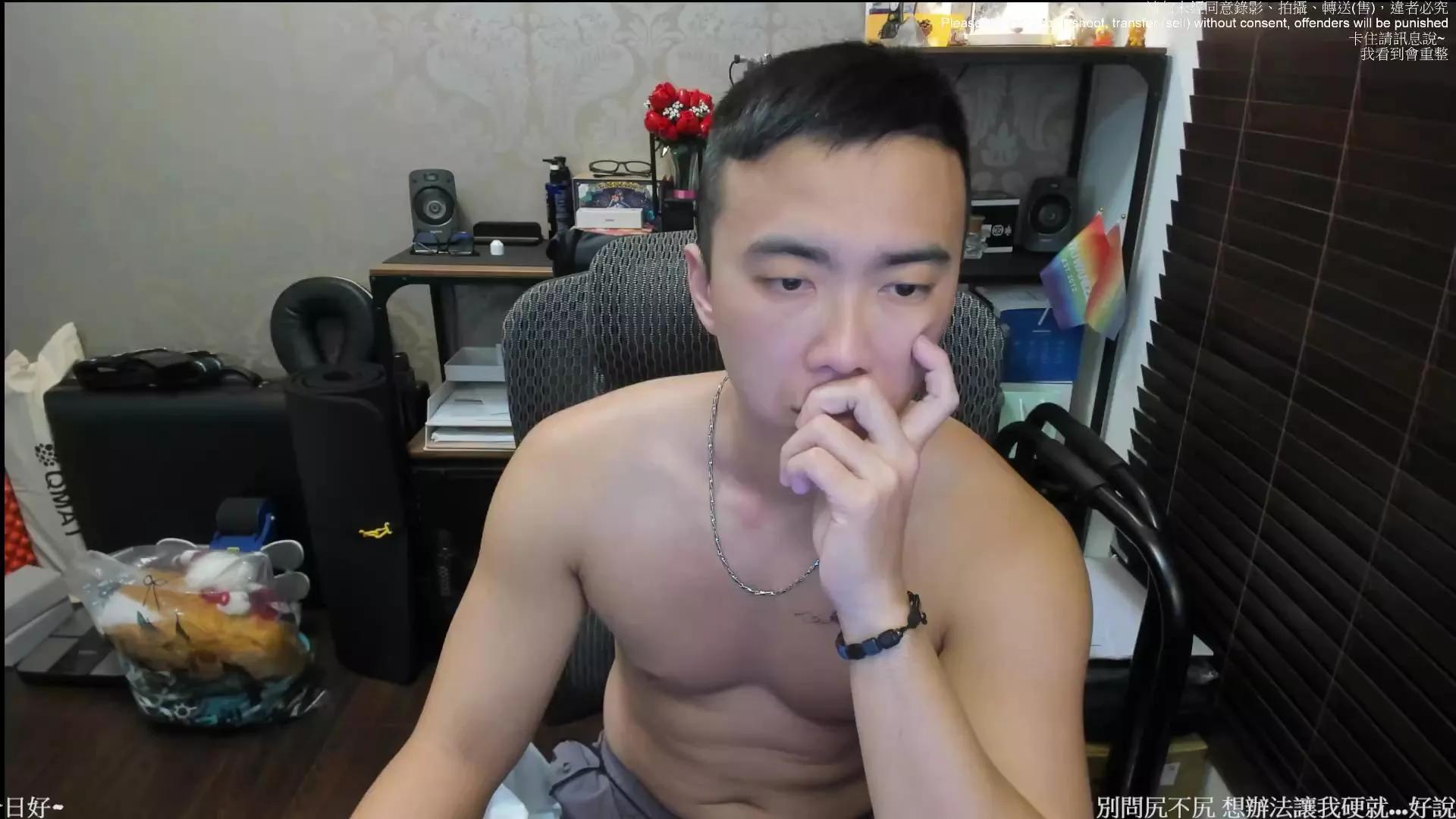 UransW on Cam4 