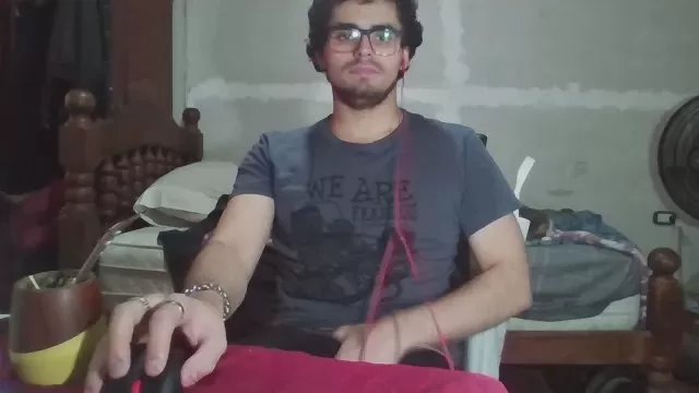 Offline vicmagicRN on Cam4