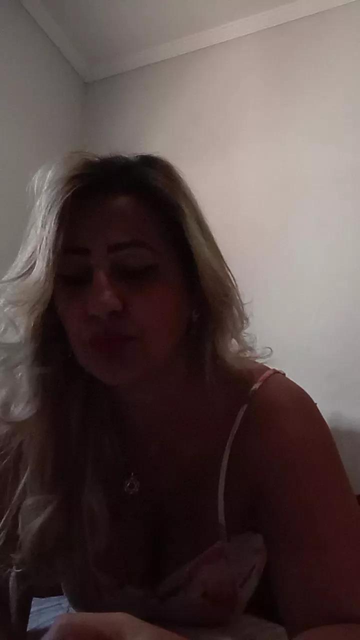 Vivialves on Cam4 