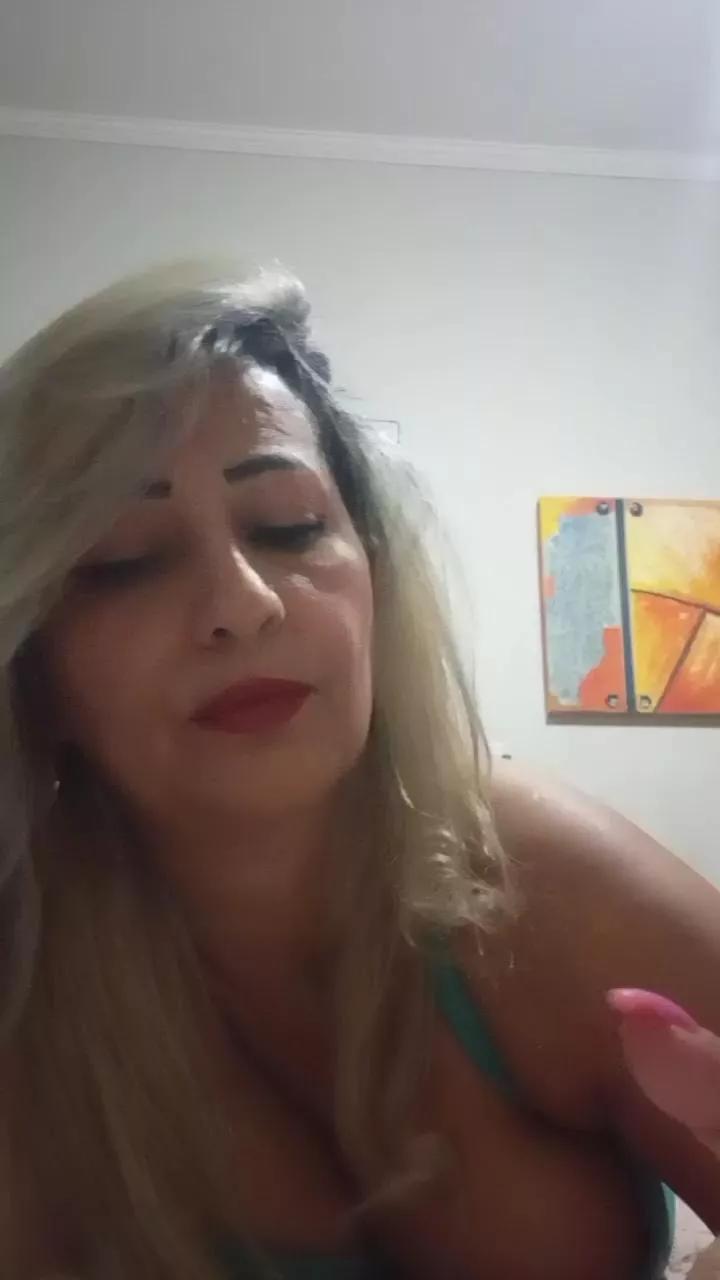 Vivialves on Cam4 