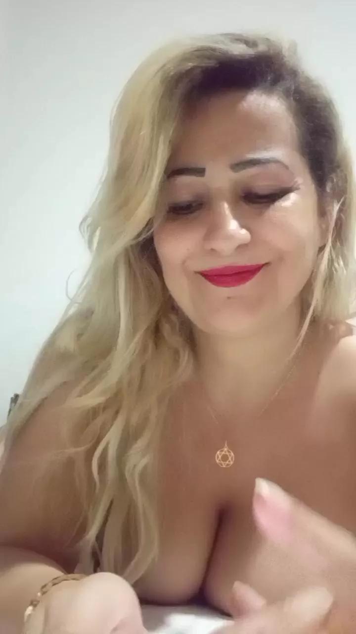 Vivialves on Cam4 