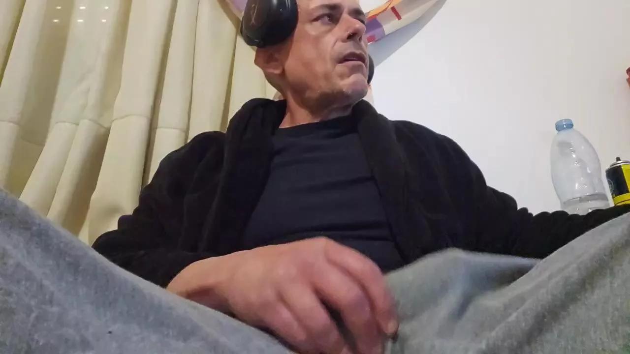 voneicken on Cam4 