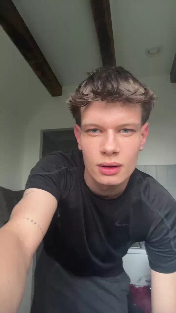 Offline wantedboy3 on Cam4