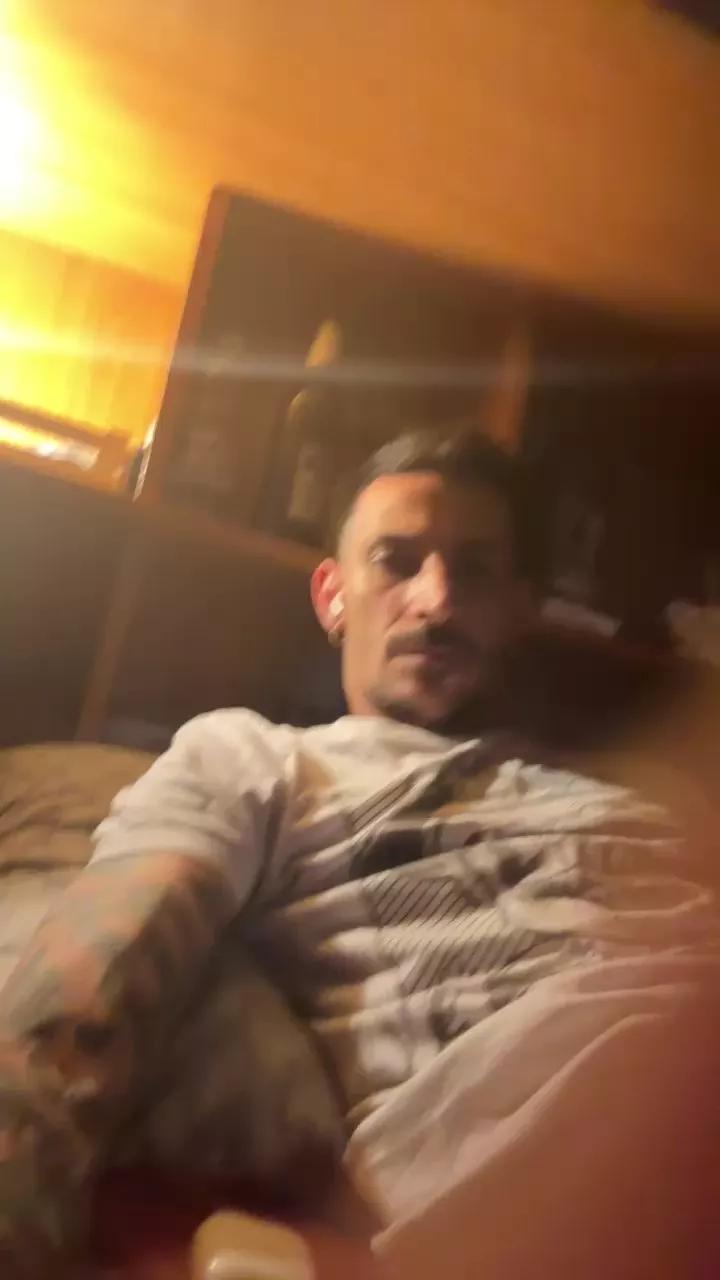 wedontknowyet on Cam4 