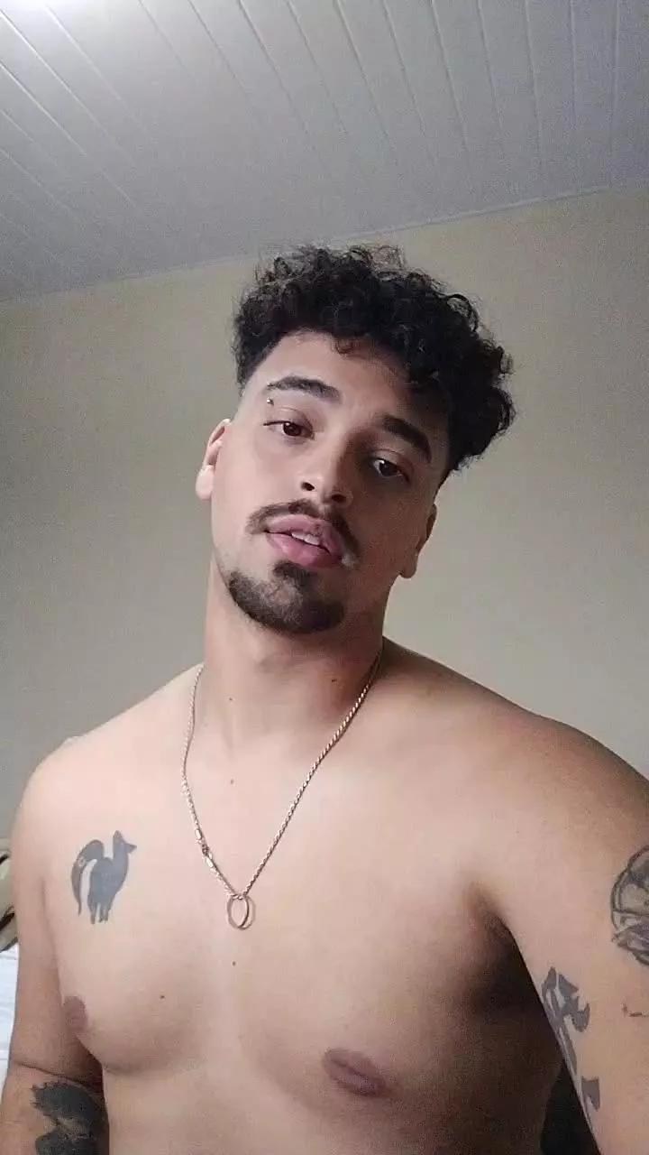 xcumshot3323 on Cam4 