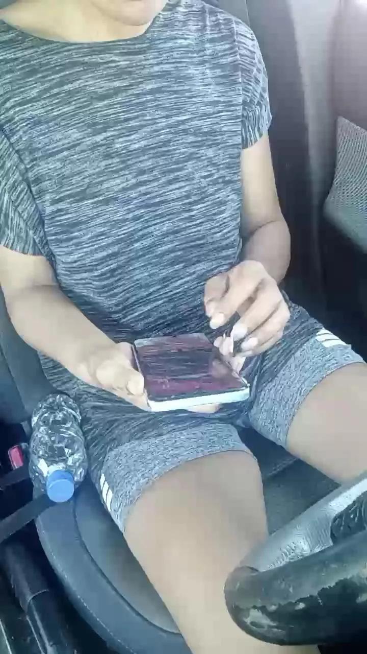 XMzmaoriX on Cam4 