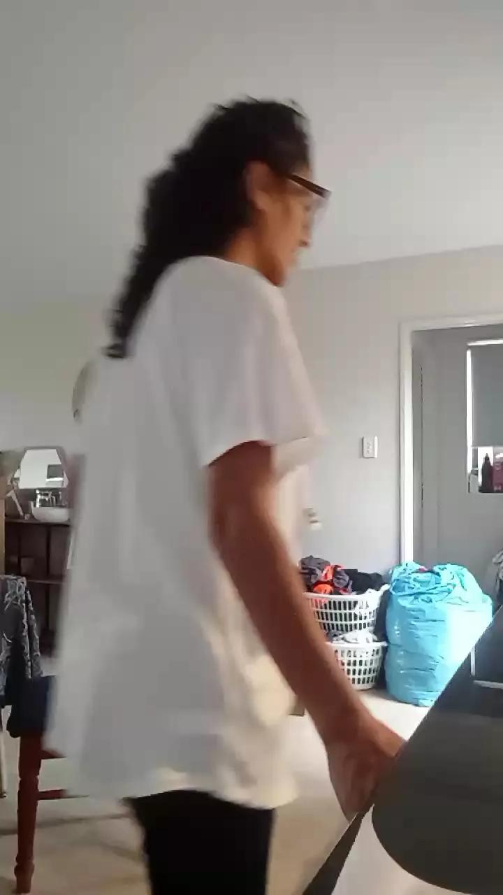 XMzmaoriX on Cam4 