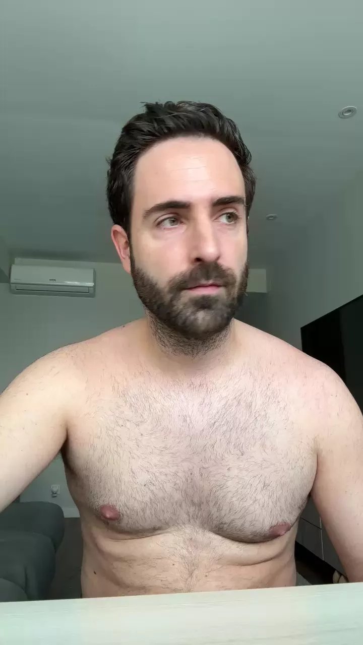 Offline Xueks on Cam4