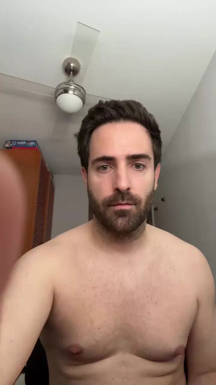 Offline Xueks on Cam4