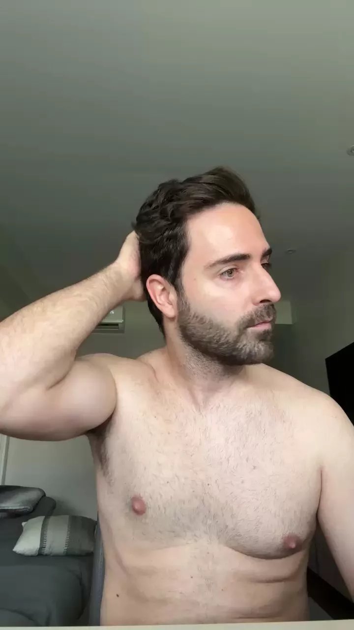 Offline Xueks on Cam4