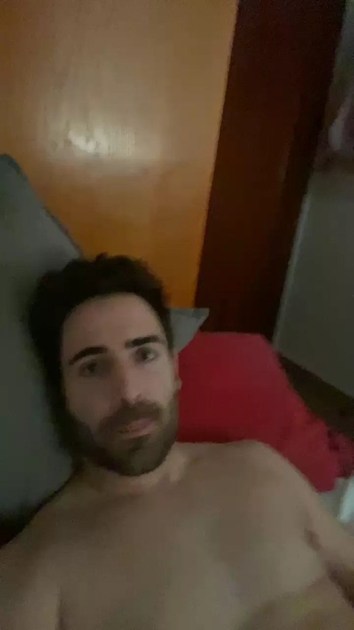 Offline Xueks on Cam4