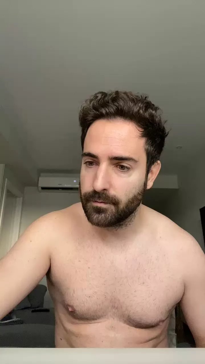 Offline Xueks on Cam4