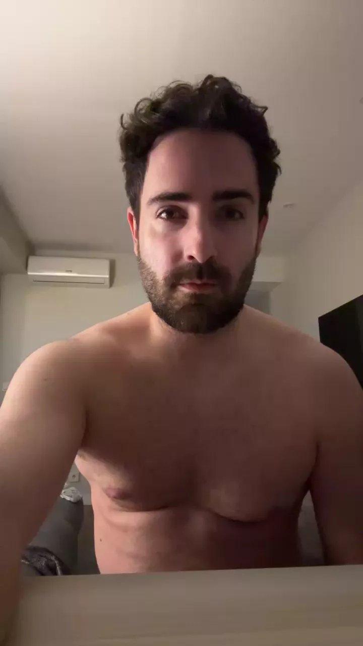 Offline Xueks on Cam4