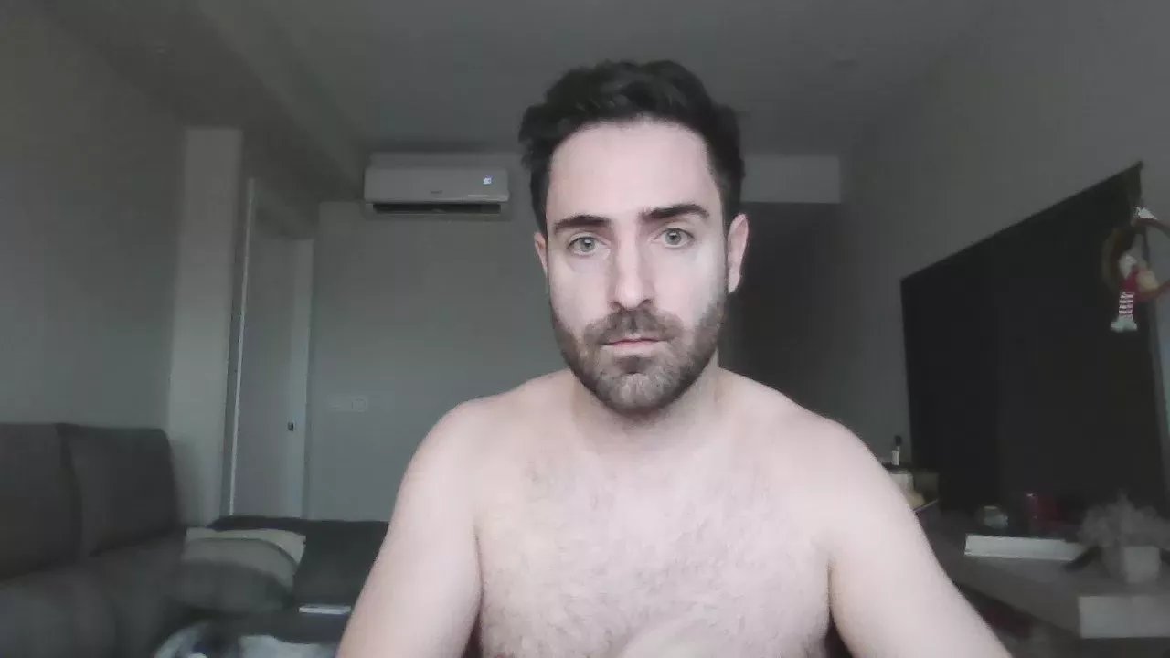 Offline Xueks on Cam4