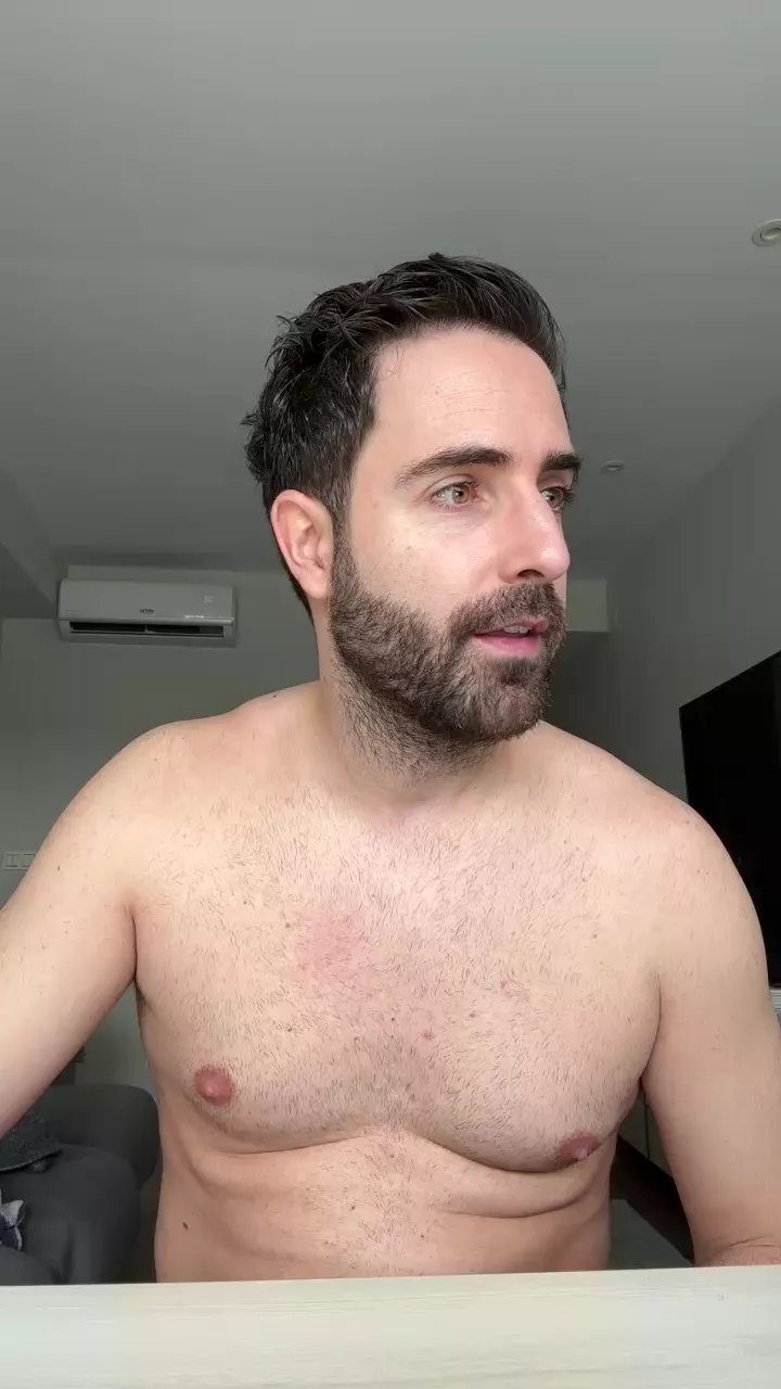 Offline Xueks on Cam4