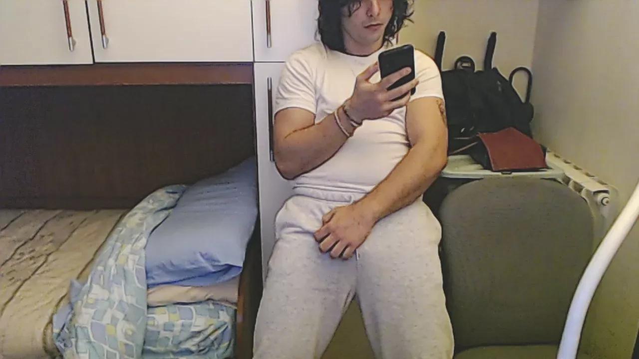 xxx_milo_xxx on Cam4 