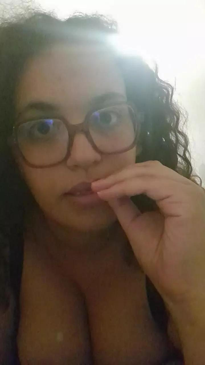 Yasmina2o on Cam4 