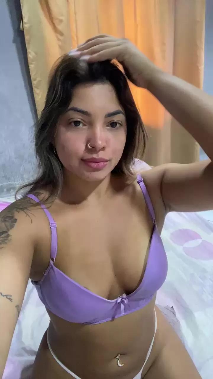 Yasmingrll on Cam4 