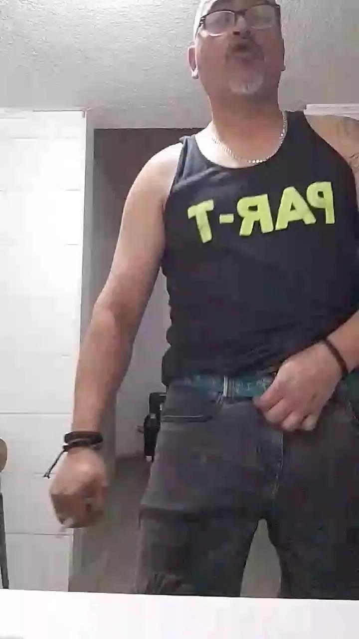 Yell47 on Cam4 