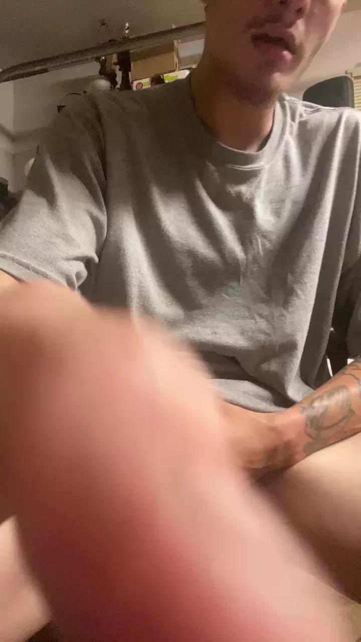 Younghardcock21 on Cam4 