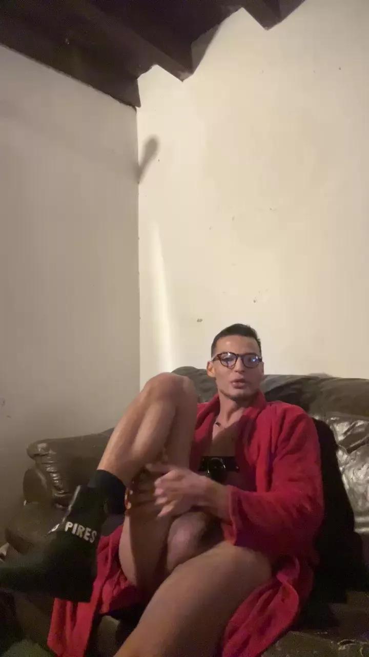 yourboygodoy on Cam4 