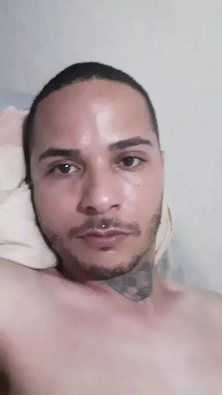 Yunglil777 on Cam4 
