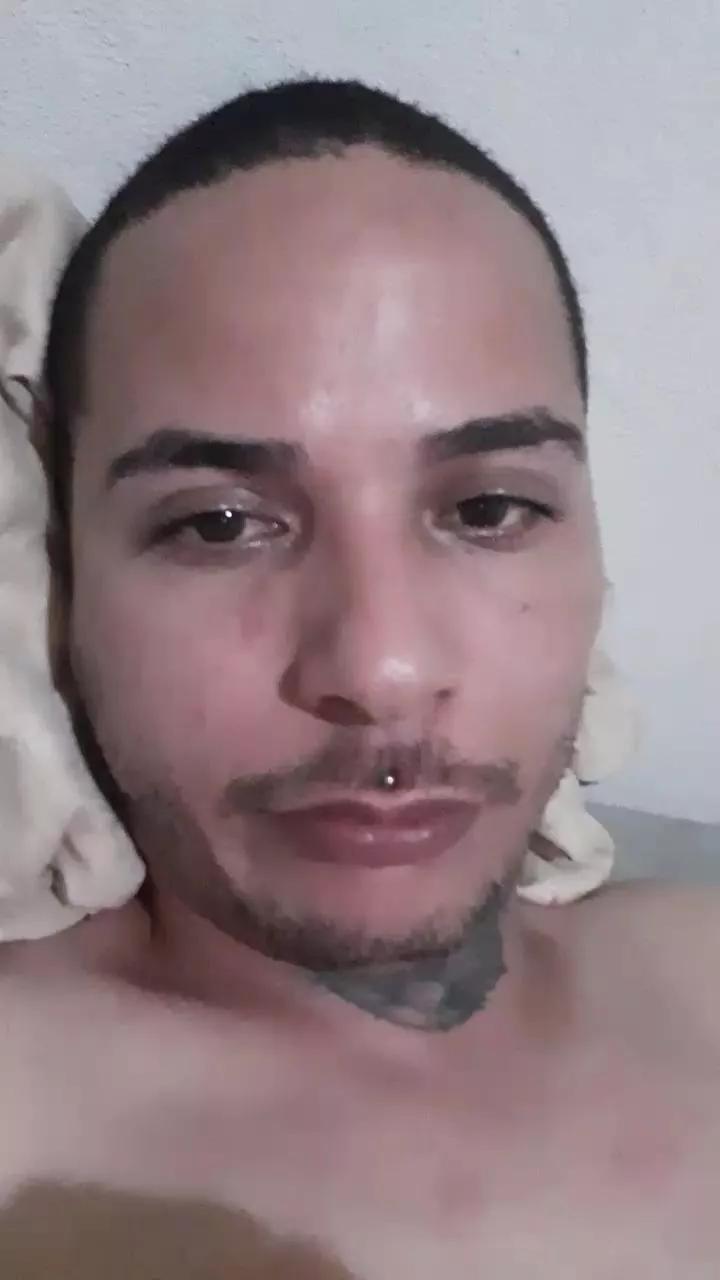 Yunglil777 on Cam4 