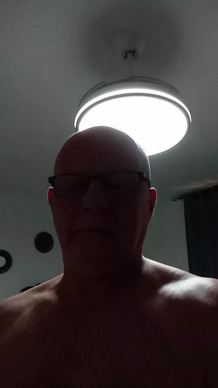 Zeigegeilehure on Cam4 