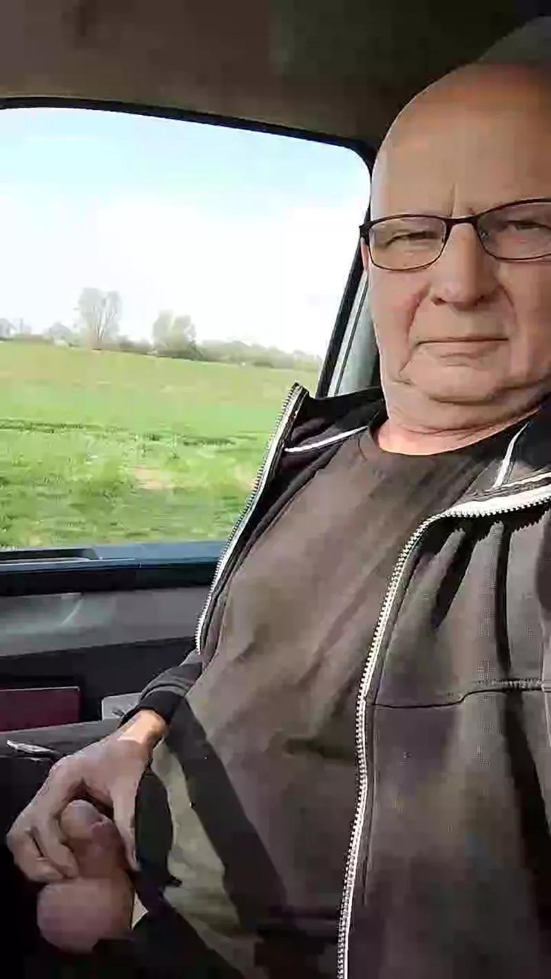 Zeigegeilehure on Cam4 