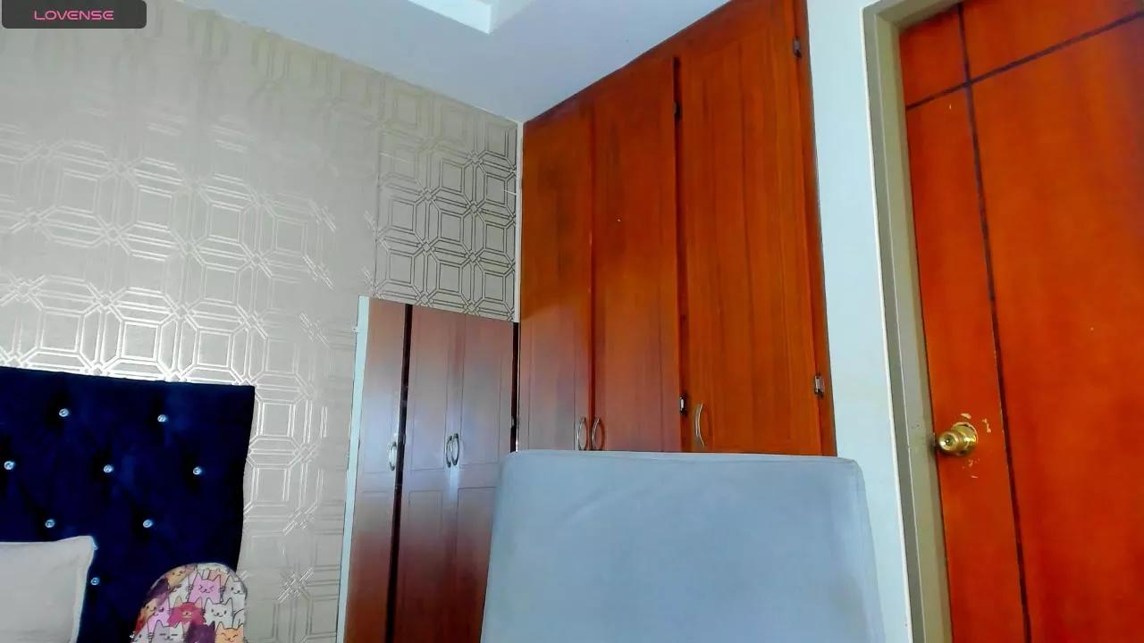 zoex2_ on Cam4 
