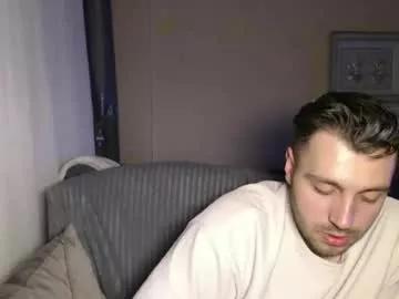 2handsomeman on Chaturbate 